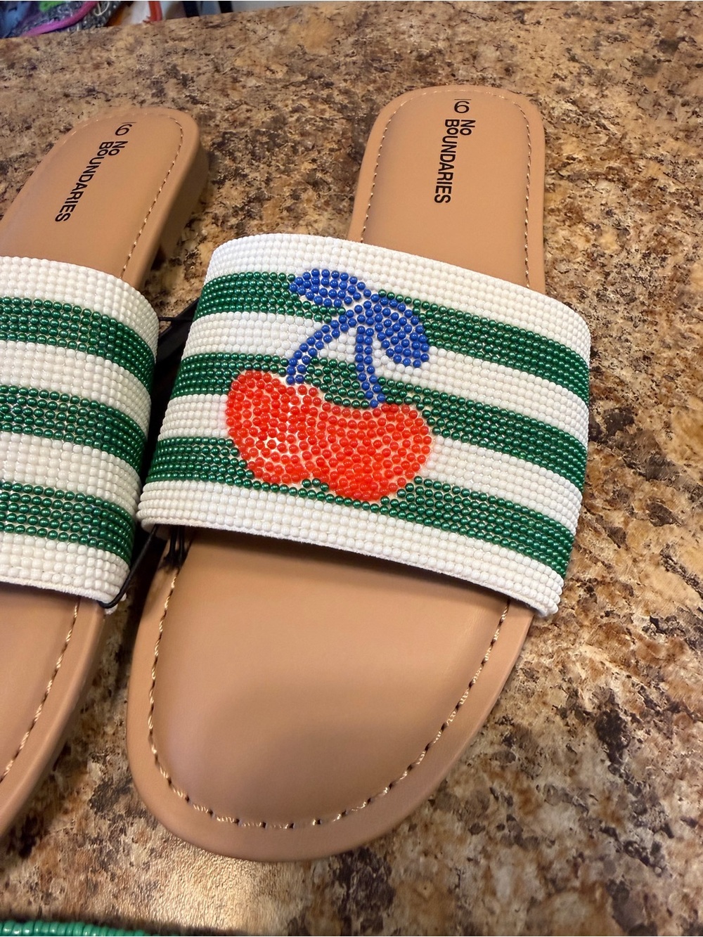 Set Viral Hand Beaded Cherry Slide Sandal Wristlet Zip Pouch Women Size 7 8 9 - Picture 3 of 14
